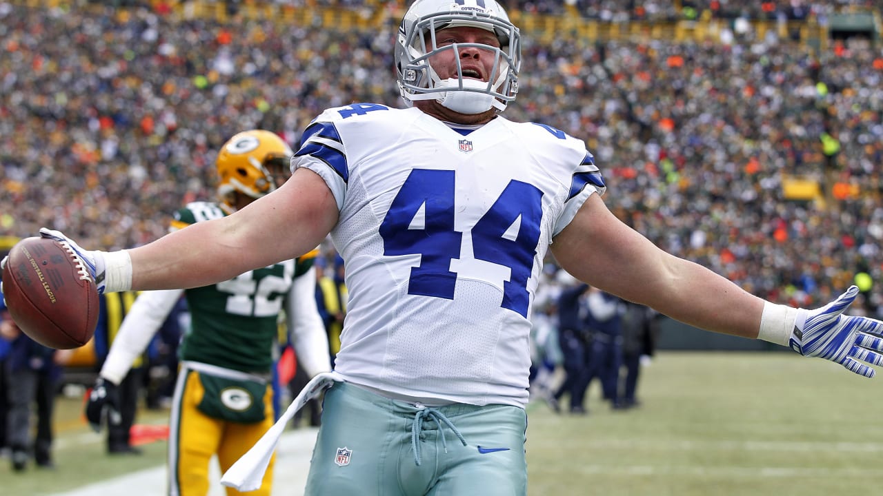 Cowboys Swap Fullbacks By Re-Signing Tyler Clutts, Releasing Jed