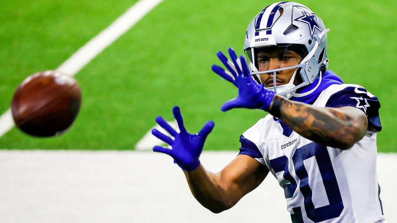 Dallas Cowboys running back Tony Pollard (20) in the backfield