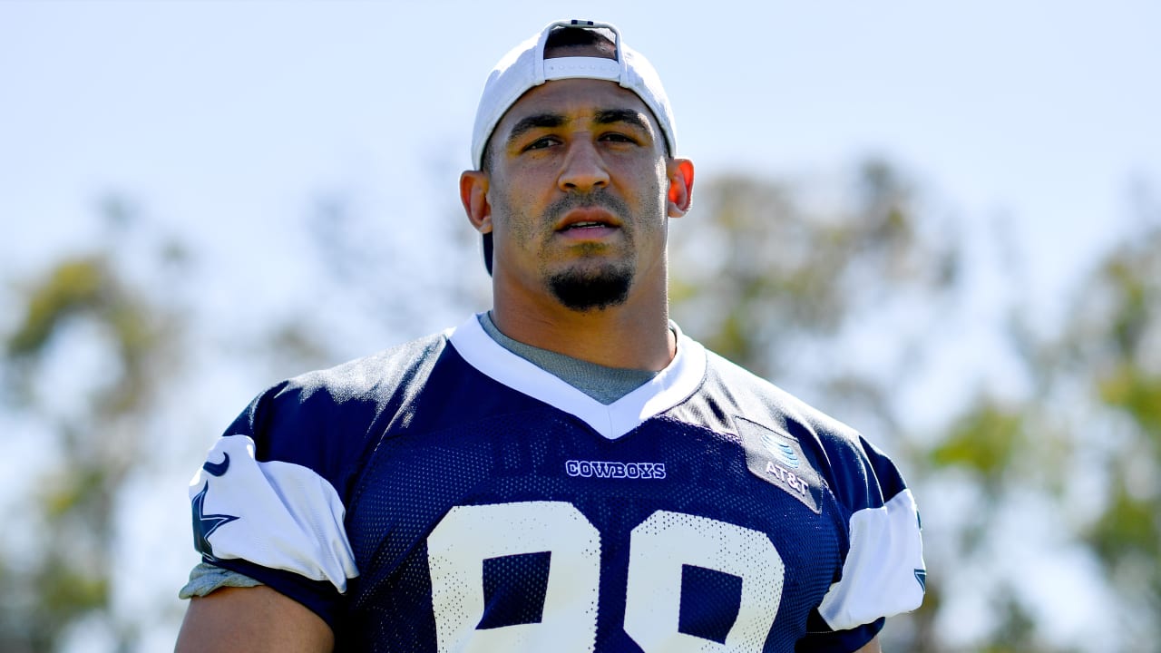 Cowboys' Tyrone Crawford carted off field vs. Bucs 