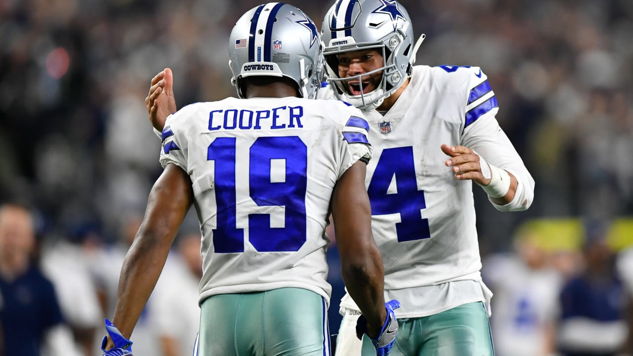 Dallas Cowboys: Prescott and Cooper should be priority, not Ezekiel Elliott