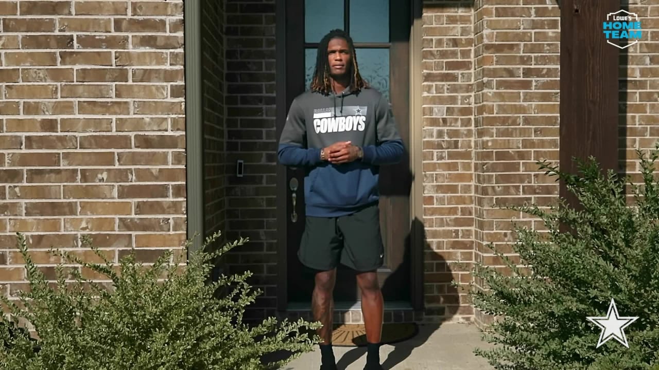 Dallas Cowboys QB CeeDee Lamb chooses to live in a modest $500,000 home in Dallas despite having just signed a new contract. CeeDee's father, Cliff Lamb, will clearly raise him right....-kid