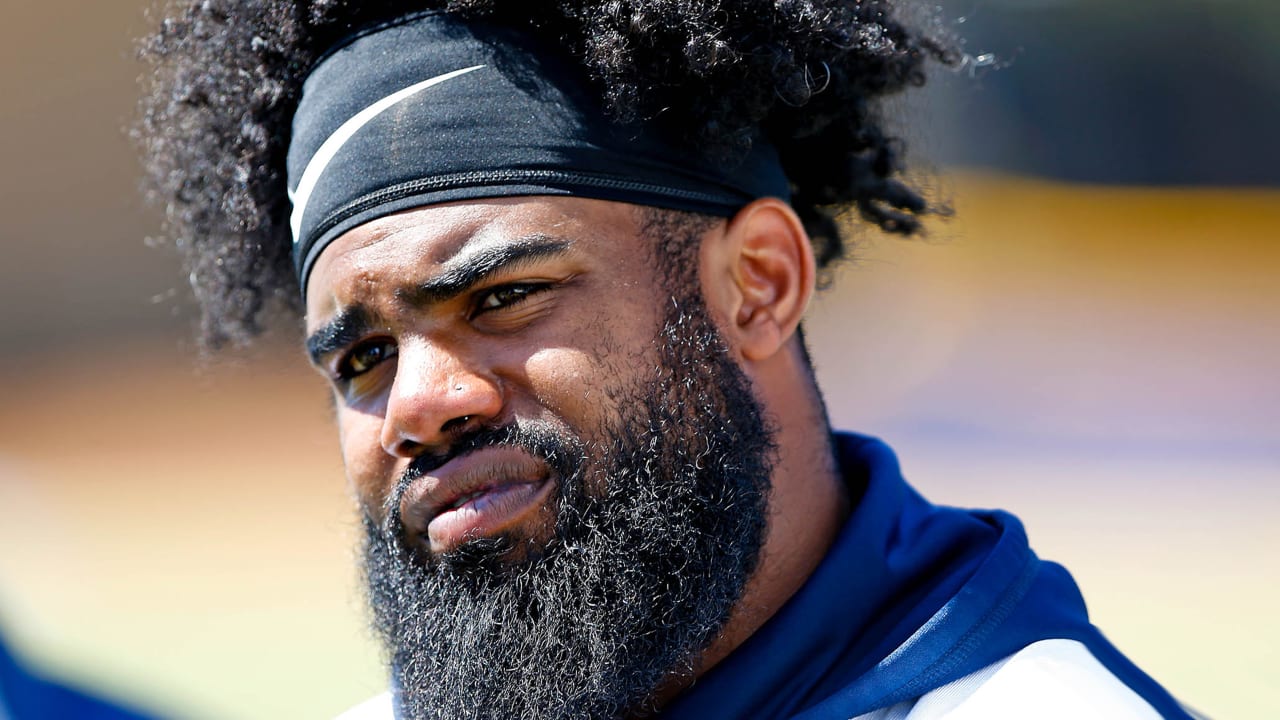 Cowboys weird formation video: Mike McCarthy ends Dallas season lining up  Ezekiel Elliott at center - DraftKings Network