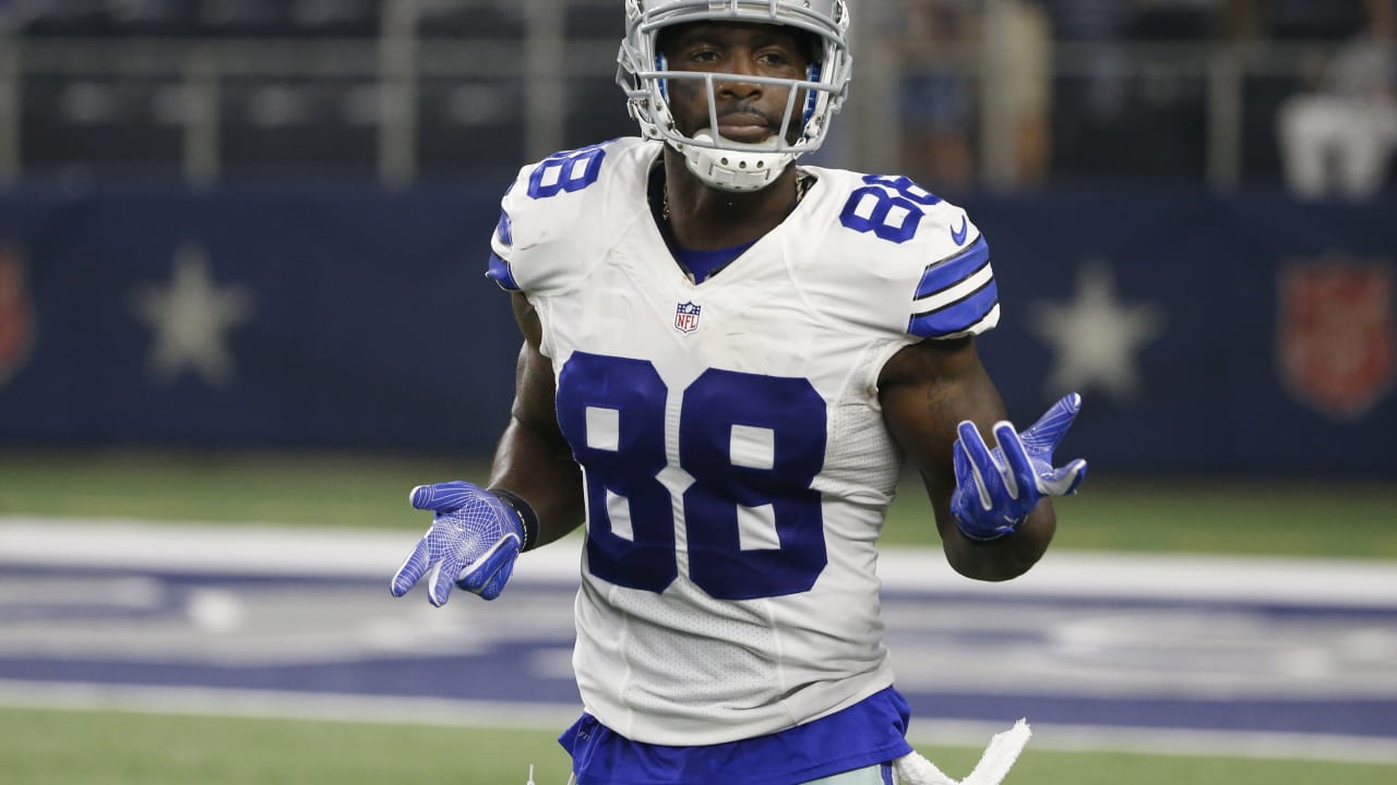 Dez Bryant suffers concussion