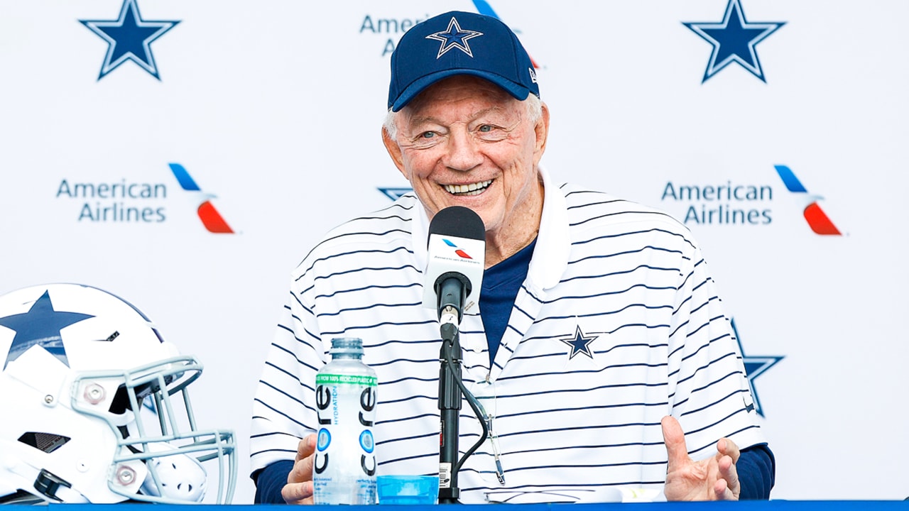 Jerry Jones presents city of Oxnard with Cowboys jersey: 'Let's