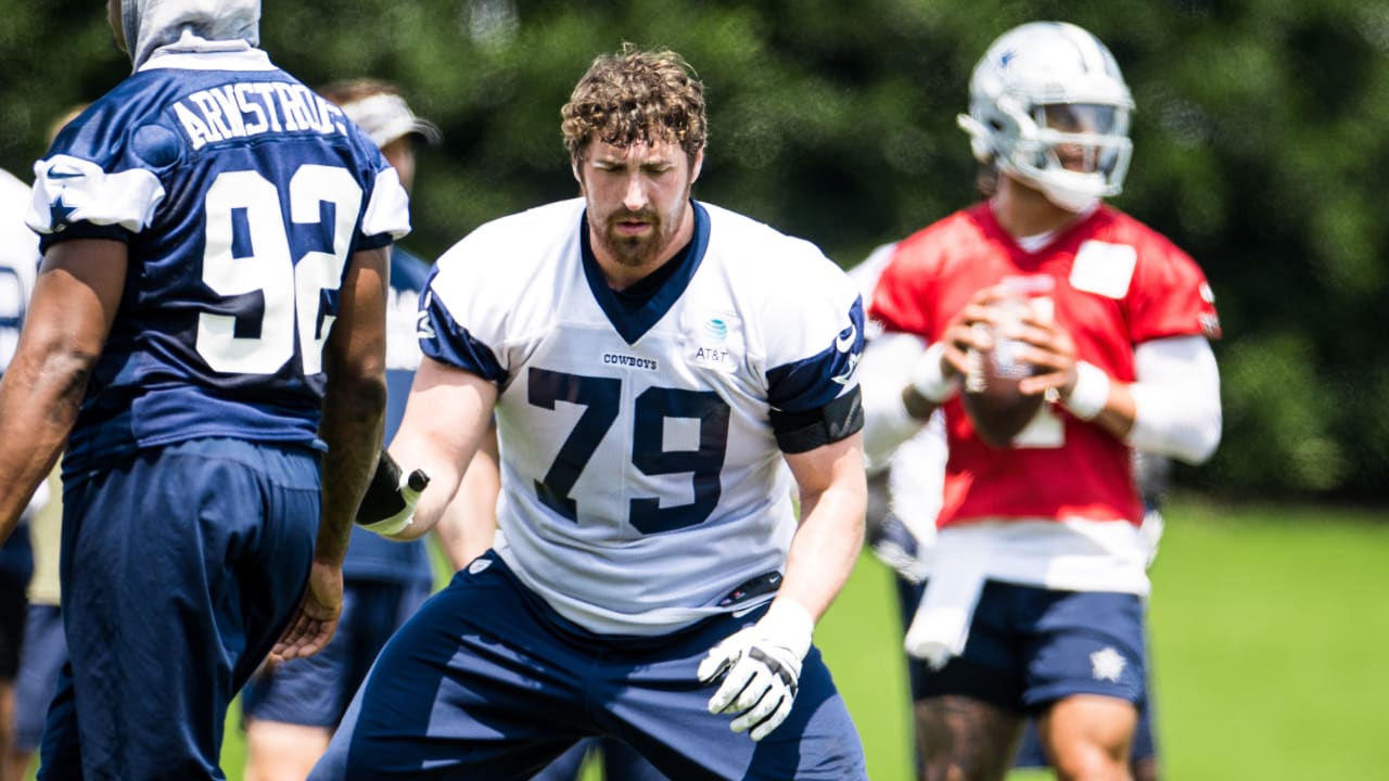 Cowboys' Matt Waletzko exits practice with shoulder injury