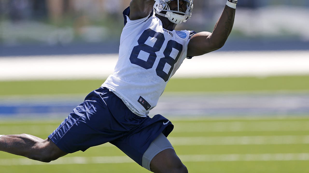 Observations from Oxnard: Dez Bryant, Jason Witten play with their