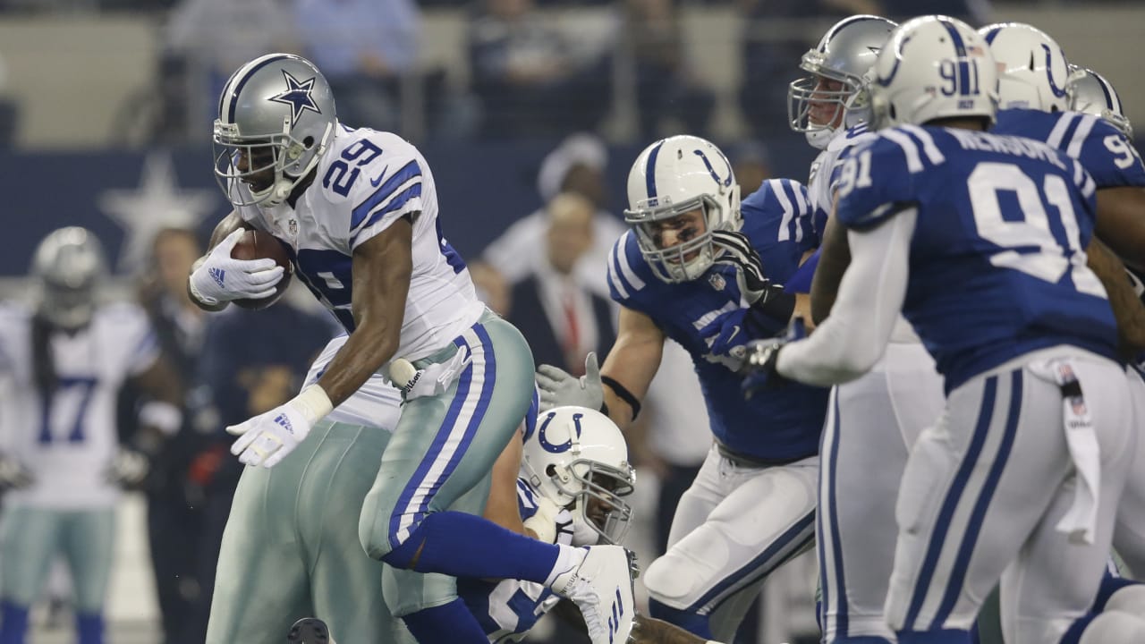 Dallas Cowboys DeMarco Murray rushes agains the Detroit Lions in a NFL Wild  Card Game at AT&T Stadium in Arlington, Texas on January 4, 2015. The  Cowboys won 24-20 and advance to