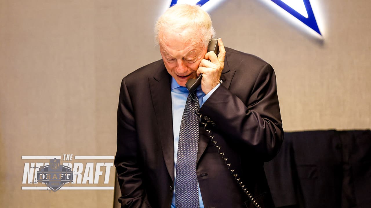 Cowboys NFL Draft: Come Inside Jerry Jones' Chummy, Crowded 'War Room' -  Coronavirus-Style - FanNation Dallas Cowboys News, Analysis and More