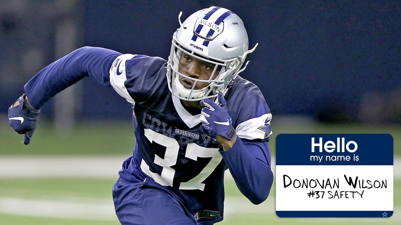 Safety (6) Donovan Wilson of the Dallas Cowboys against the Los Angeles  Rams in an NFL football game, Sunday, Oct. 9, 2022, in Inglewood, Calif.  Cowboys won 22-10. (AP Photo/Jeff Lewis Stock Photo - Alamy