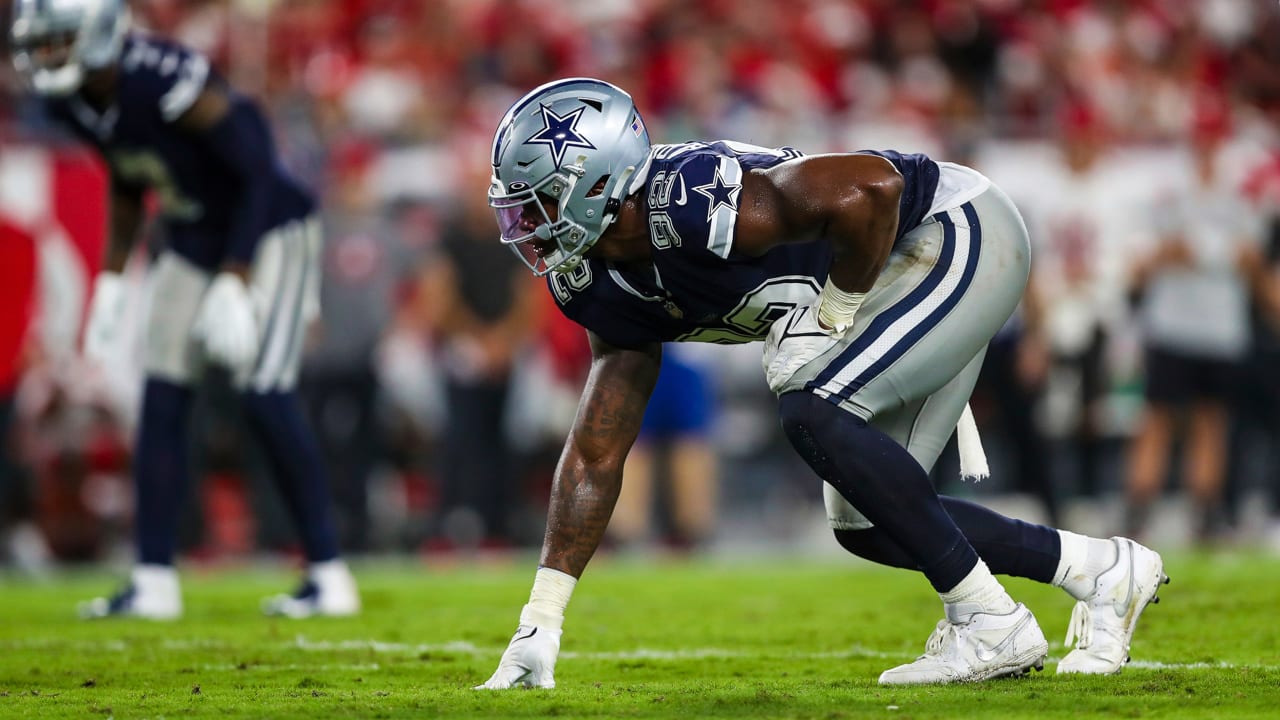 Cowboys' DeMarcus Lawrence out for 6-8 weeks following broken foot