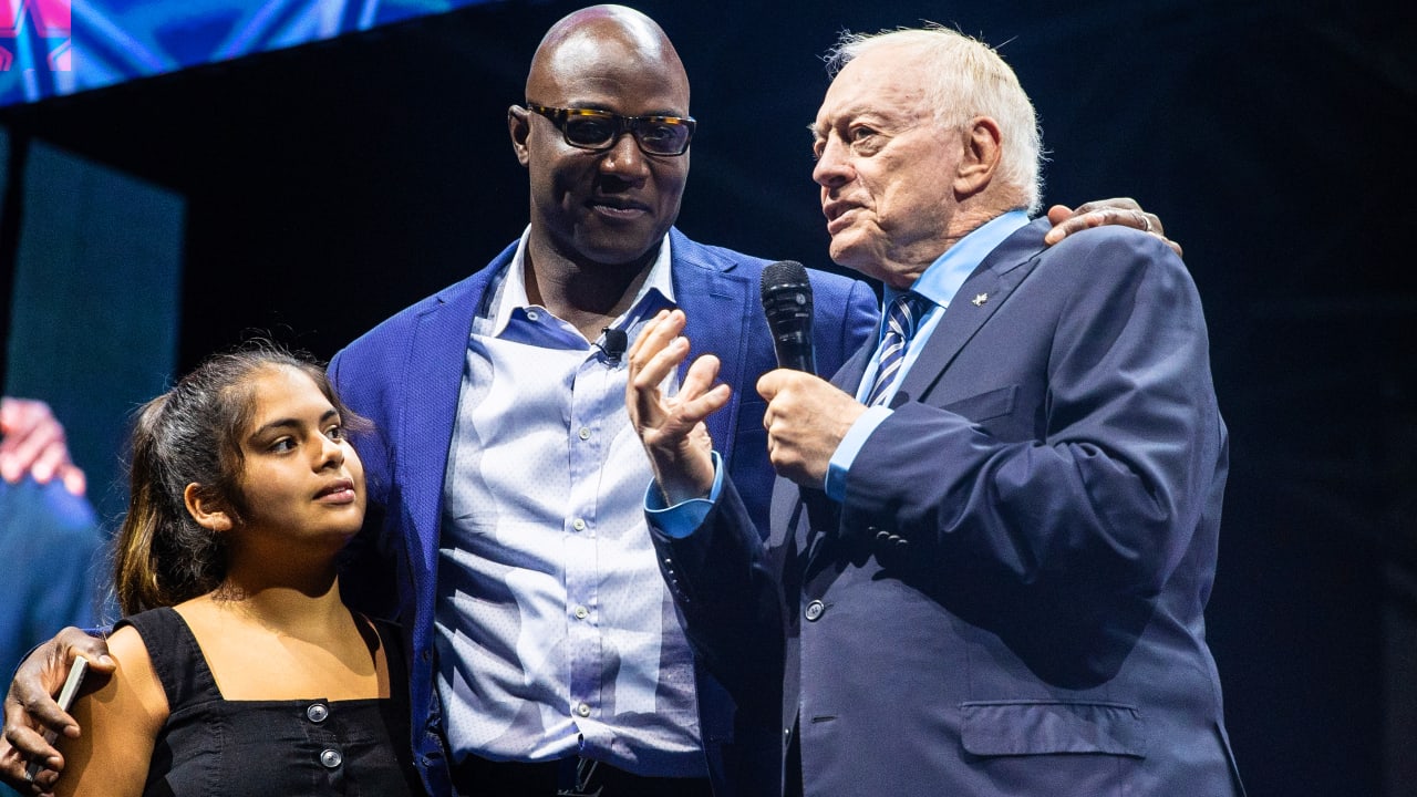 Dallas Cowboys owner Jerry Jones, COO Stephen Jones, head coach Mike  McCarthy celebrate in draft room during first round