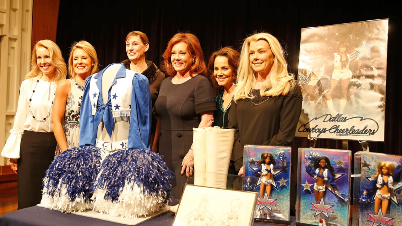 DC Cheerleaders Donate Artifacts to National Museum of American History