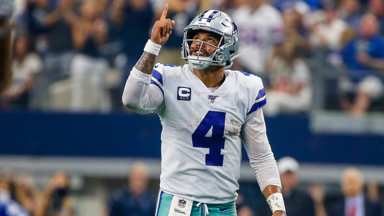 Dallas Cowboys quarterback Dak Prescott showcases epic cowboy hat