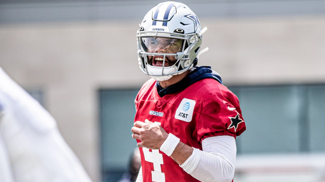 WATCH: Dak Prescott looks sharp in live reps for Dallas Cowboys Friday