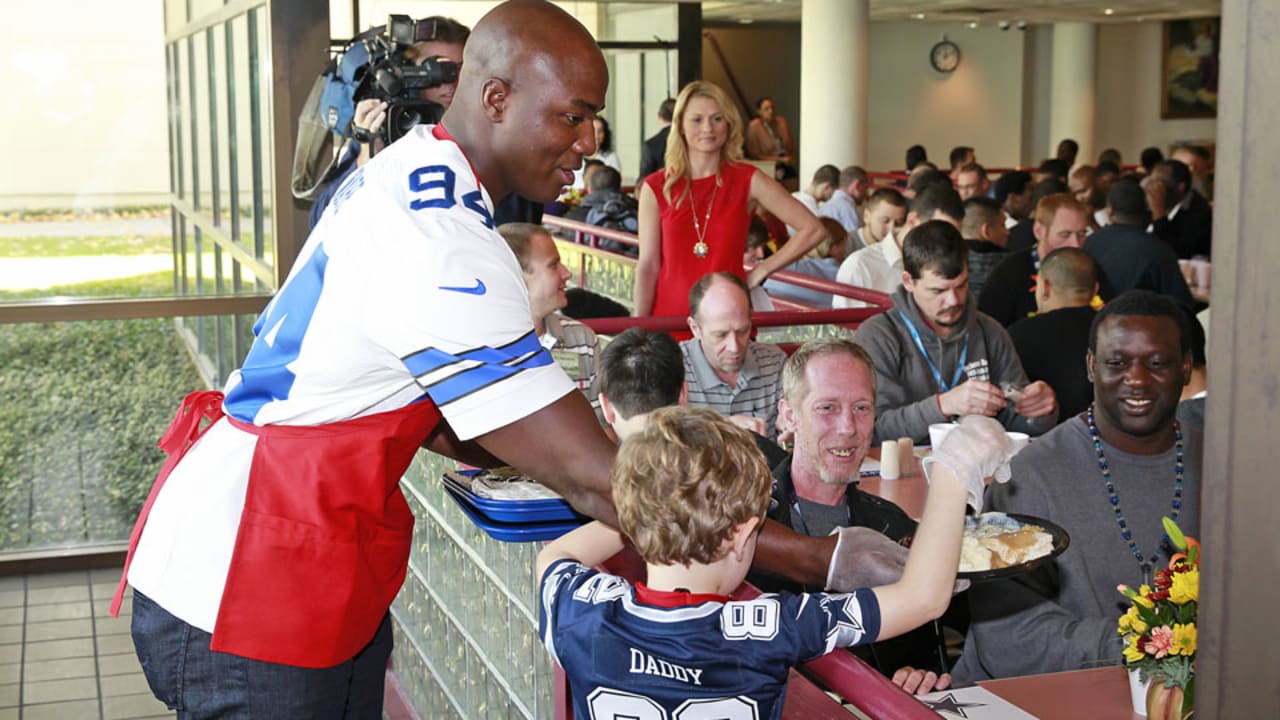 Dallas Cowboys Serve Up An Early Thanksgiving