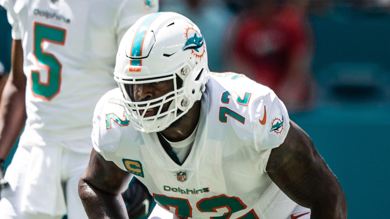 Miami Dolphins offensive tackle Terron Armstead (72) lines up for