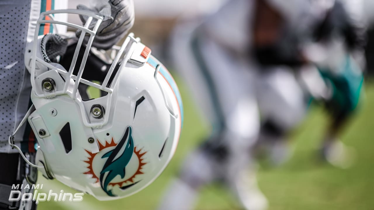 Miami Dolphins, rookie guard Michael Deiter agree to contract terms