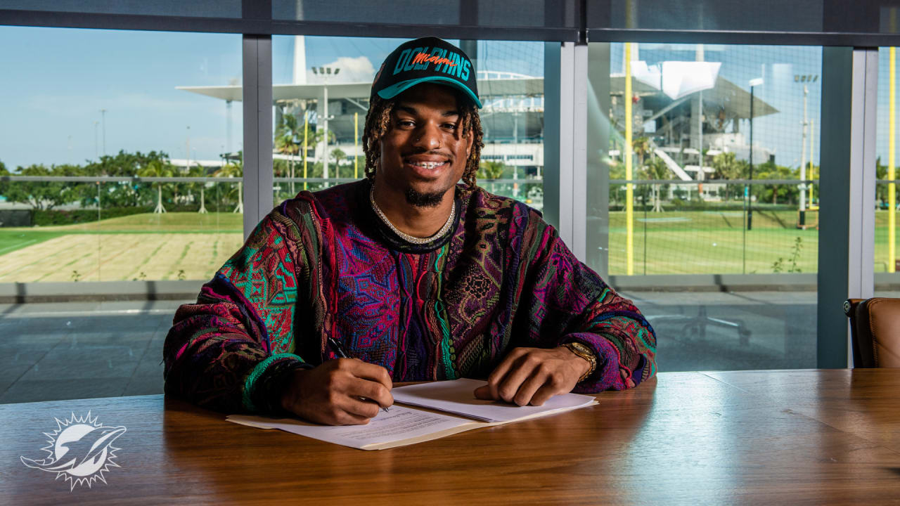 Roster Move: Dolphins sign Ezukanma - Vimarsana News