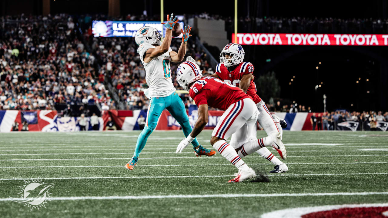 CBS Sports sideline reporter AJ Ross interviews Miami Dolphins quarterback  Tua Tagovailoa (1) on the field after the Dolphins defeated the Cleveland  Browns during an NFL football game, Sunday, Nov. 13, 2022, in Miami  Gardens, Fla. (AP Photo/Doug