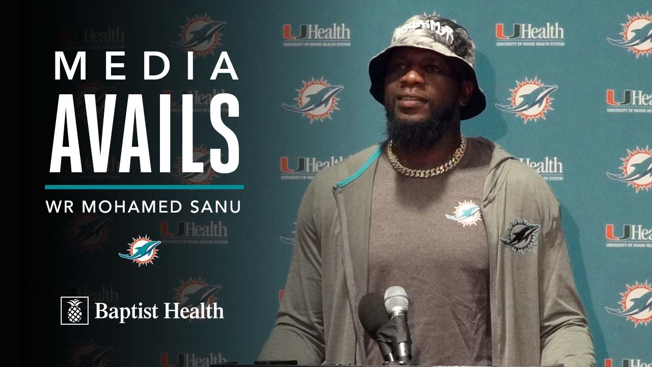 Miami. FL USA; Wide receiver Mohamed Sanu (16) plays catch after Miami  Dolphins Training Camp, Saturday, August 6, 2022, at Baptist Health  Training Complex. (Kim Hukari/Image of Sport/Sipa USA Stock Photo - Alamy