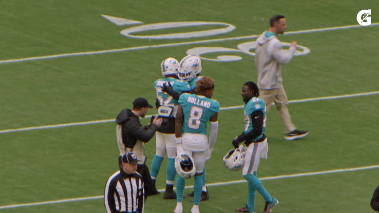 Miami Dolphins Mike McDaniel Mic'd Up in 30-15 win over Houston Texans -  The Phinsider