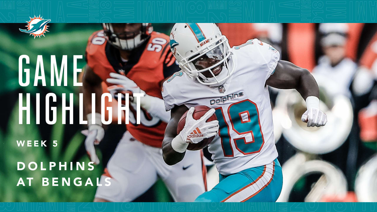 Cincinnati, Ohio, USA. 07th Oct, 2018. Miami Dolphins wide receiver Jakeem  Grant (19) celebrates with teammates after scoring a touchdown in a game  between the Miami Dolphins and the Cincinnati Bengals at