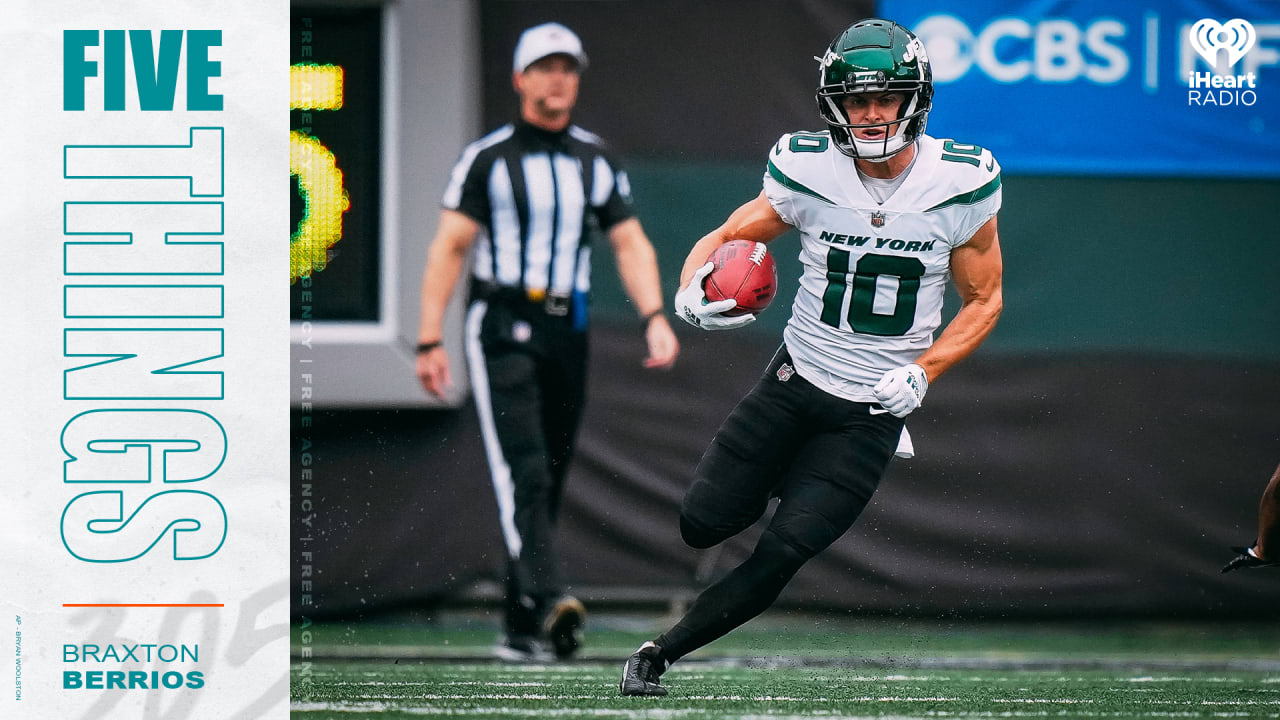 This Photo Of Braxton Berrios In Jets Uniform Will Make Patriots