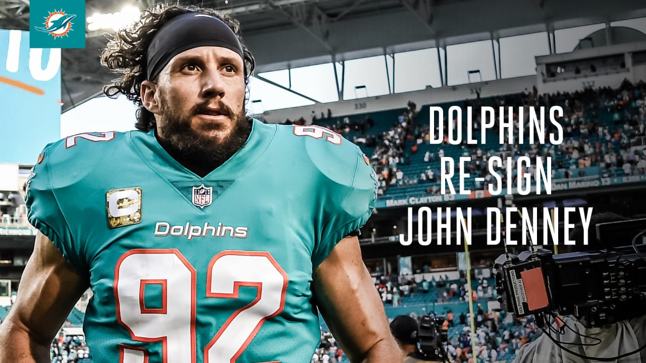 Dolphins Re-sign Long Snapper John Denney