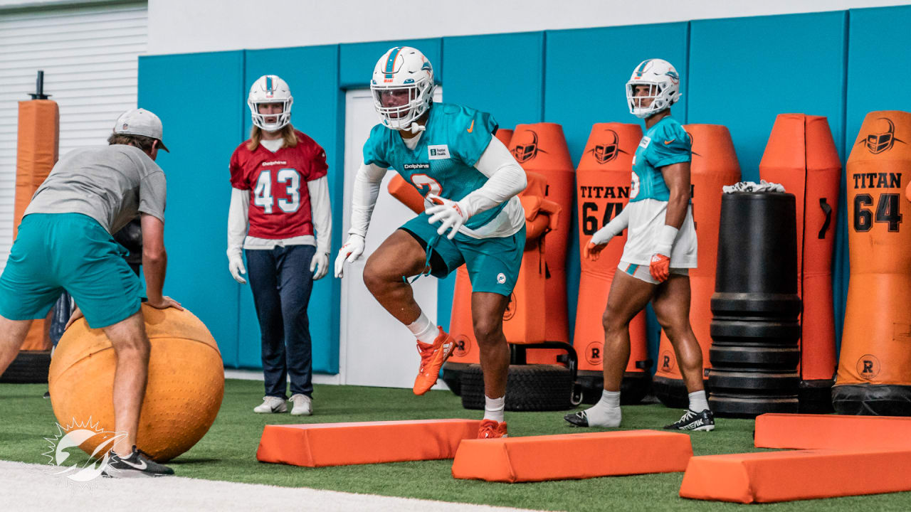 New Dolphins Bradley Chubb, Jeff Wilson participate in first practice