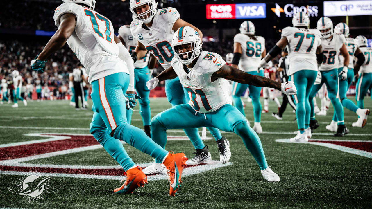 Photo Gallery: Dolphins v. Patriots, Sunday, January 9, 2022