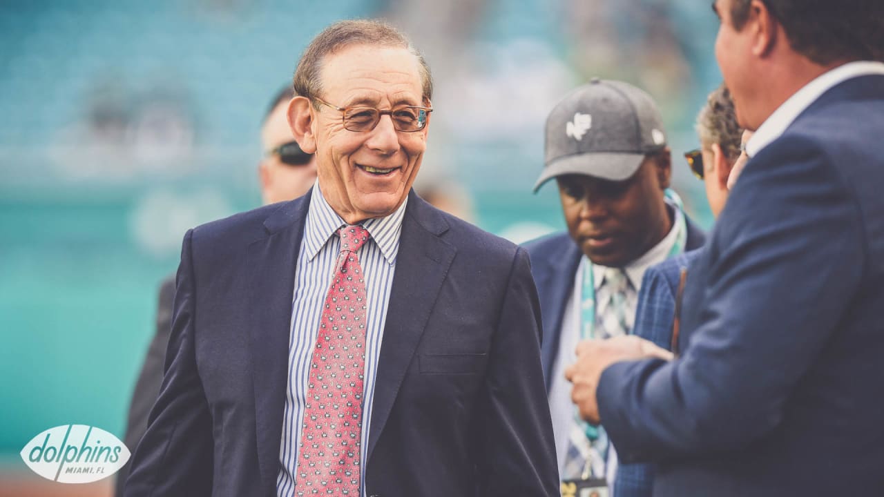 Miami Dolphins Alumni Restaurateurs Team Up To Provide Food Relief
