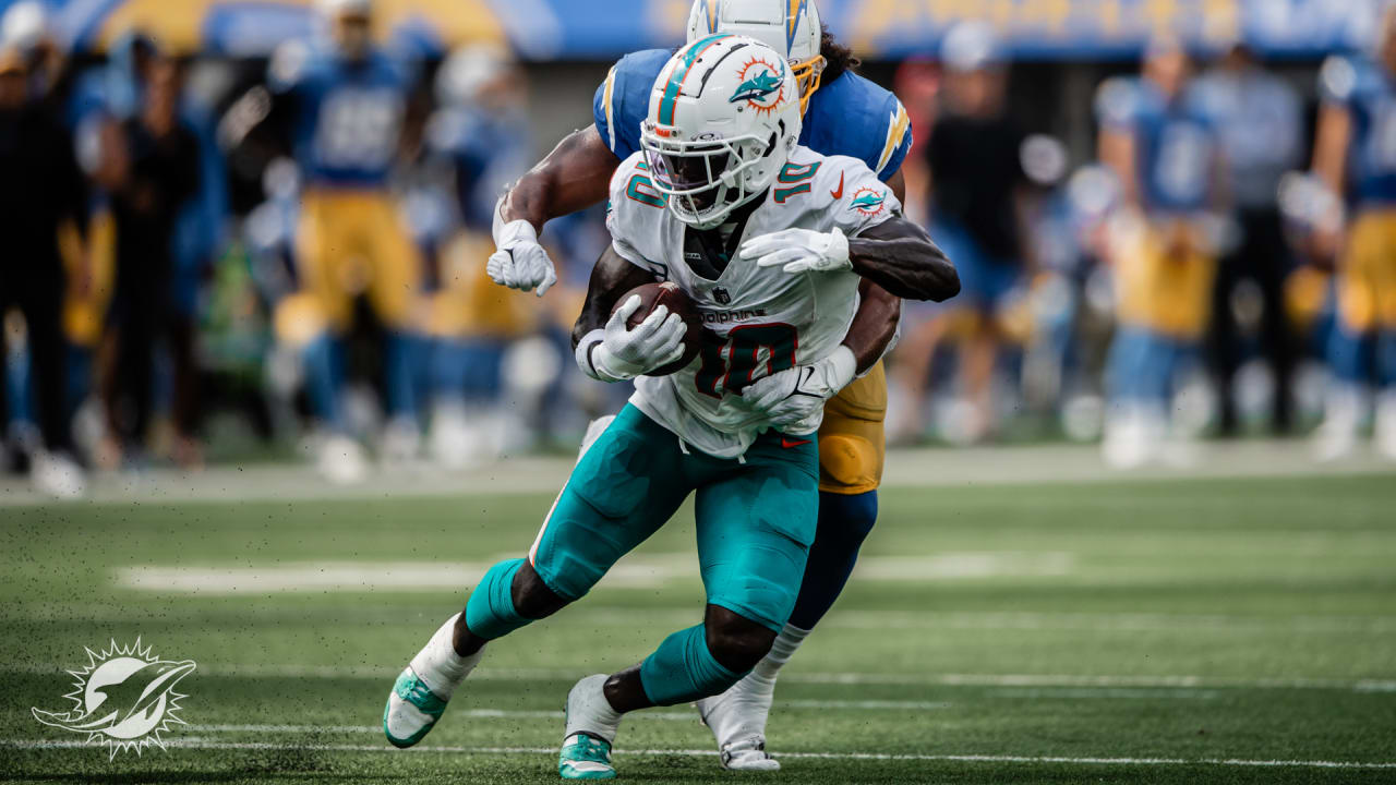 Dolphins top Chargers behind Tua, Tyreek Hill