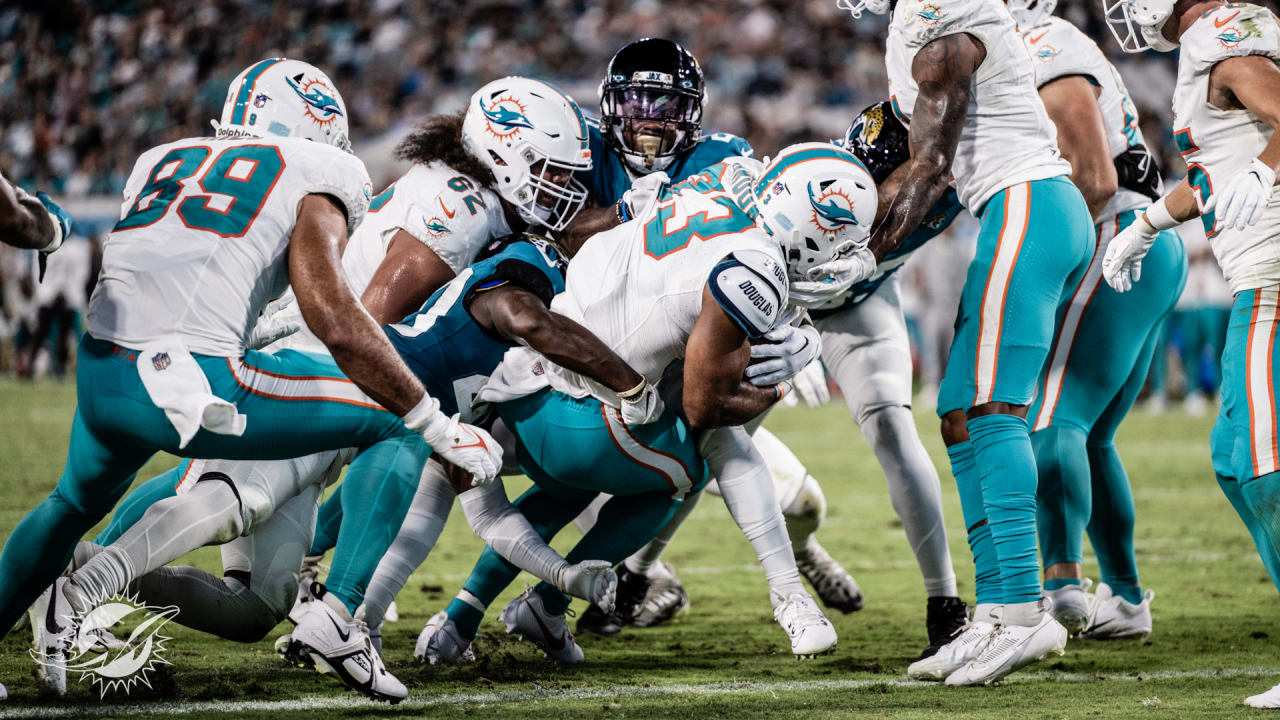 Daewood Davis of Dolphins carted off field after collision; preseason game  vs. Jaguars halted – KXAN Austin