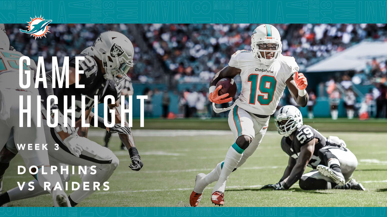 Cincinnati, Ohio, USA. 07th Oct, 2018. Miami Dolphins wide receiver Jakeem  Grant (19) celebrates with teammates after scoring a touchdown in a game  between the Miami Dolphins and the Cincinnati Bengals at