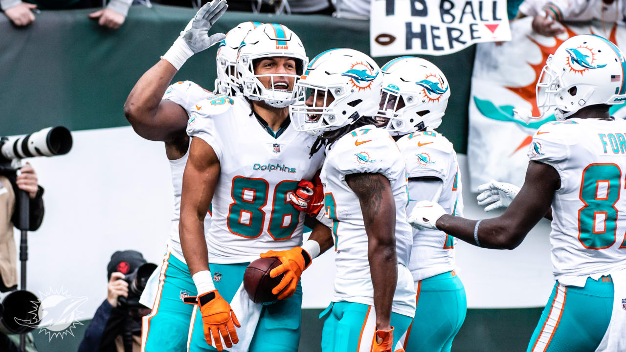 PHOTOS: Gameday - Dolphins at Jets - Week 11