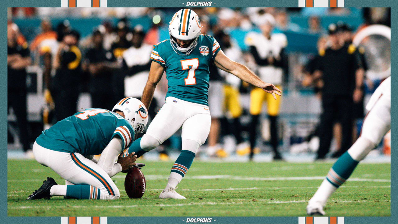 NFL - Miami Dolphins Football Field Runner 30x72