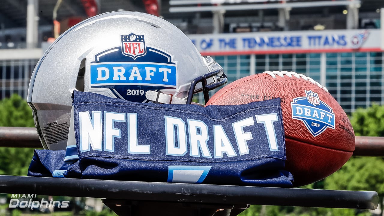 Mock Draft Roundup Who Will The Dolphins Select At No. 13?