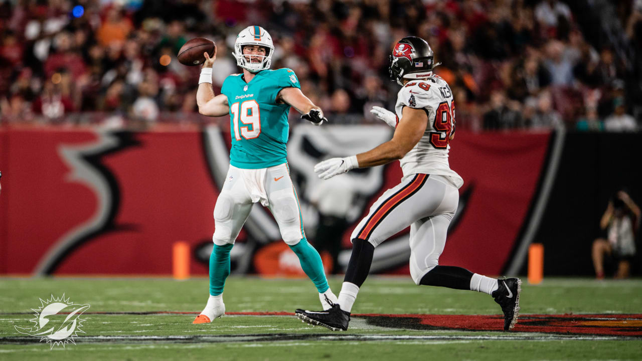 Skylar Thompson of the Miami Dolphins throws a pass during a News Photo  - Getty Images