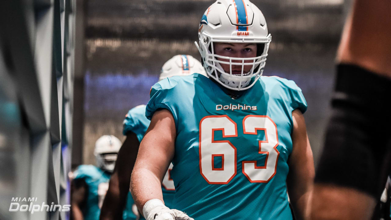 Dolphins to place starting C Michael Deiter on IR - National