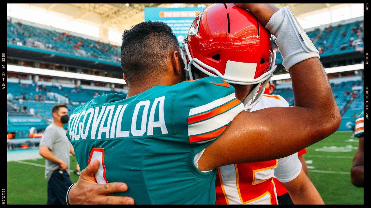 Photo Gallery: Chiefs vs. Dolphins | Full Game Photos | Presented by Publix