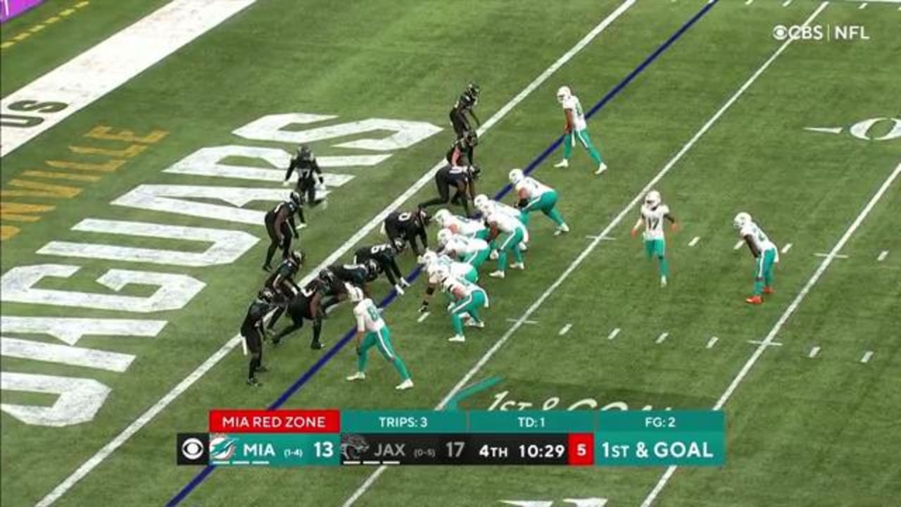 Miami Dolphins extend lead over New England Patriots on Tua Tagovailoa's  42-yard TD to Jaylen Waddle - ESPN