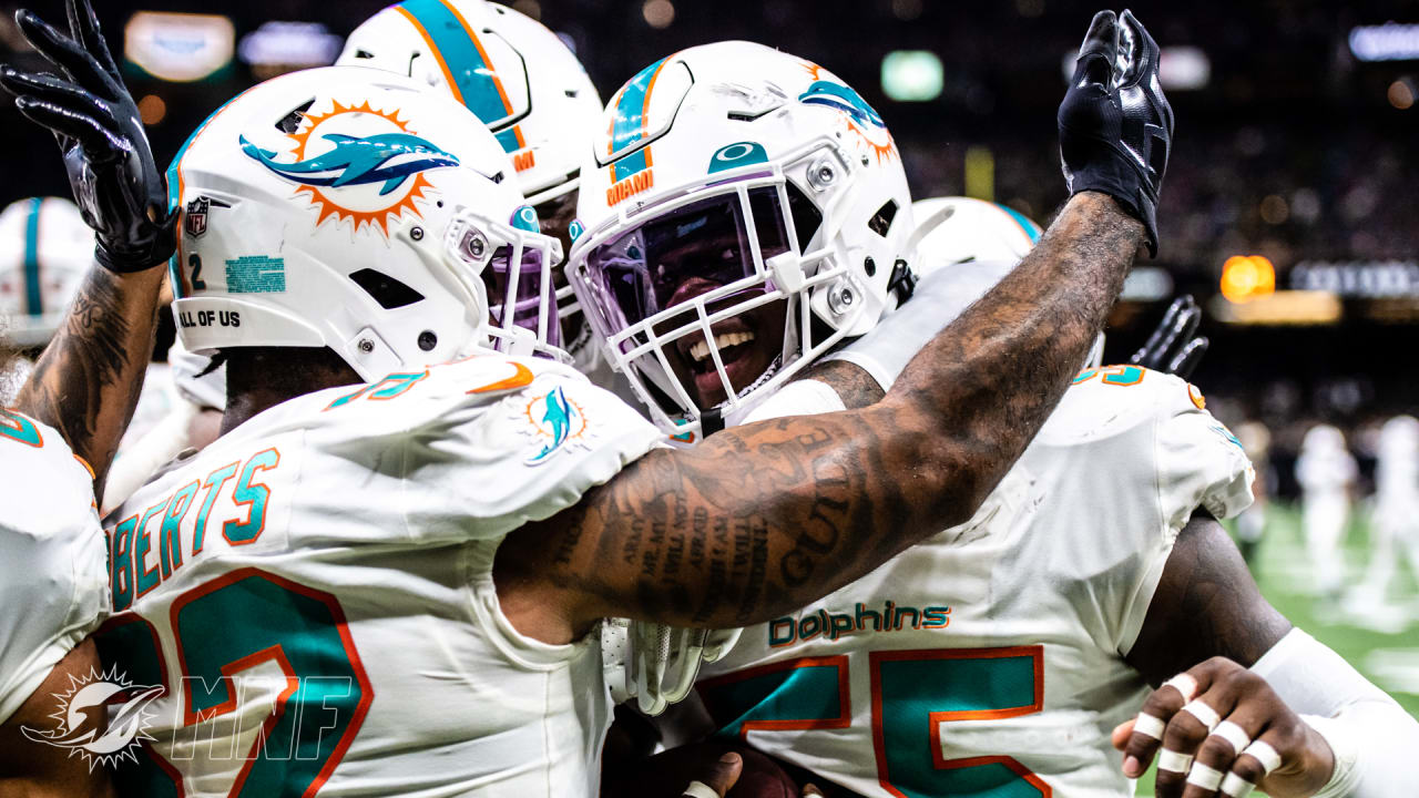 Dolphins WR Jaylen Waddle enjoys breakout game, celebratory waddle in win  over Panthers