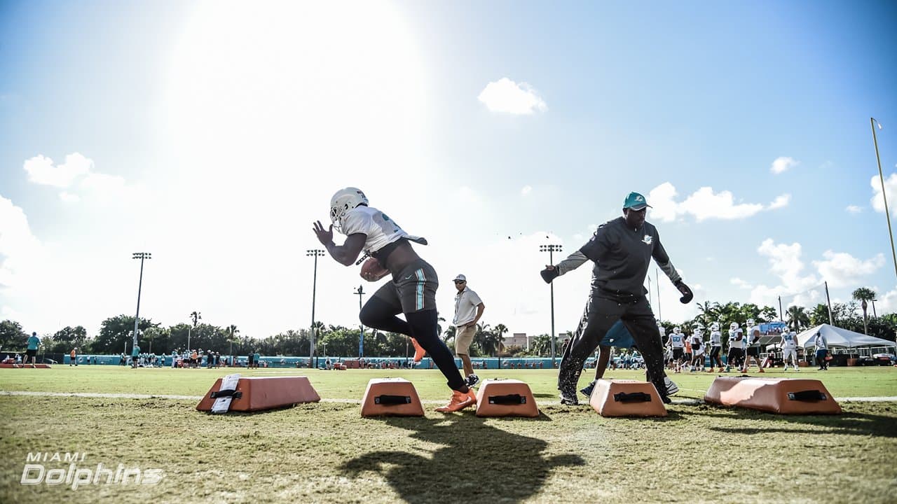 DOLPHINS DARKROOM Training Camp Day 9