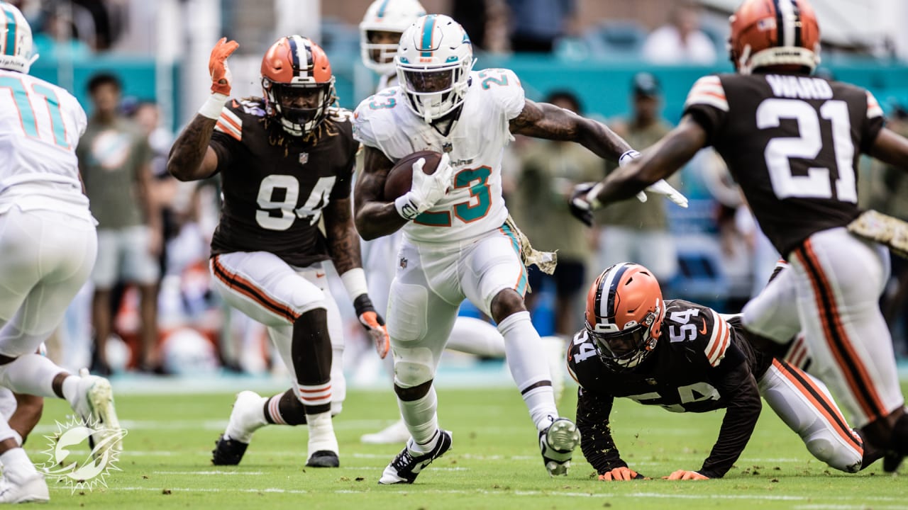 Miami Dolphins running back Jeff Wilson Jr. (23) runs on the field during  the first half of an NFL football game against the New York Jets, Sunday,  Jan. 8, 2023, in Miami