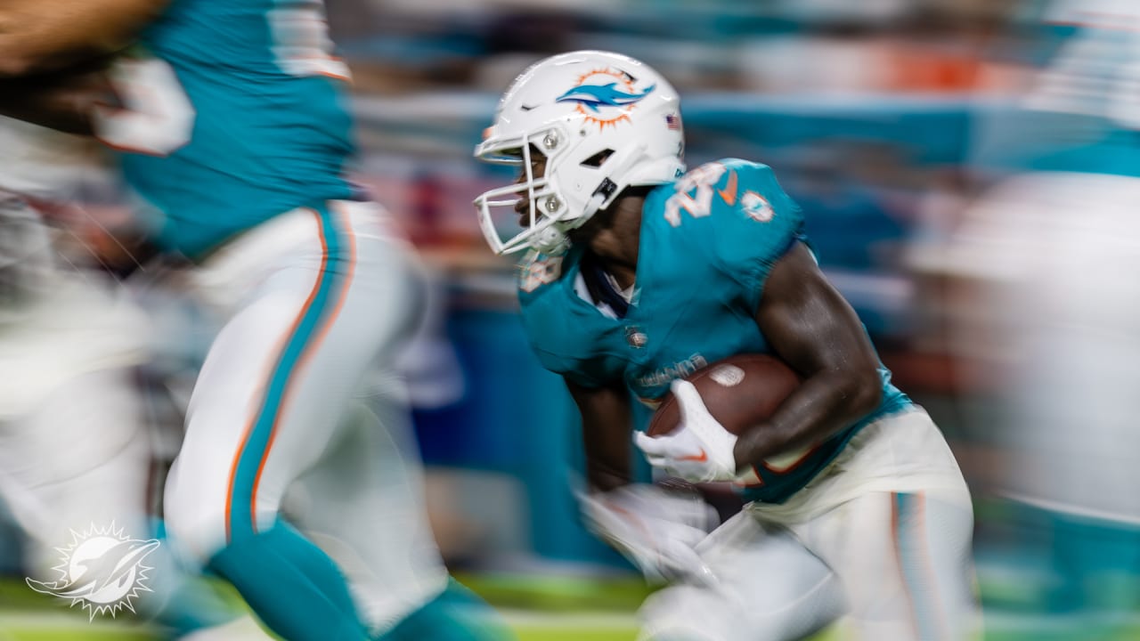 Miami Dolphins running back De'Von Achane's best plays in 4-TD