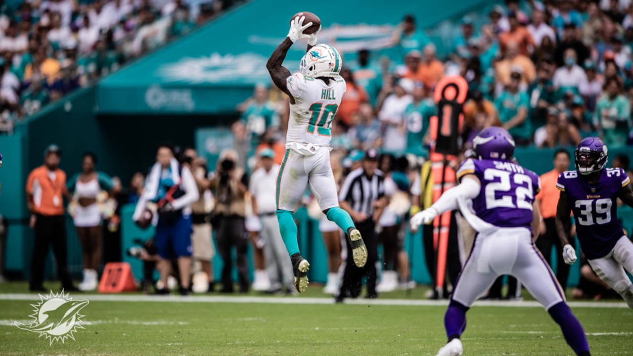 Tyreek Hill gets fourth-down catch
