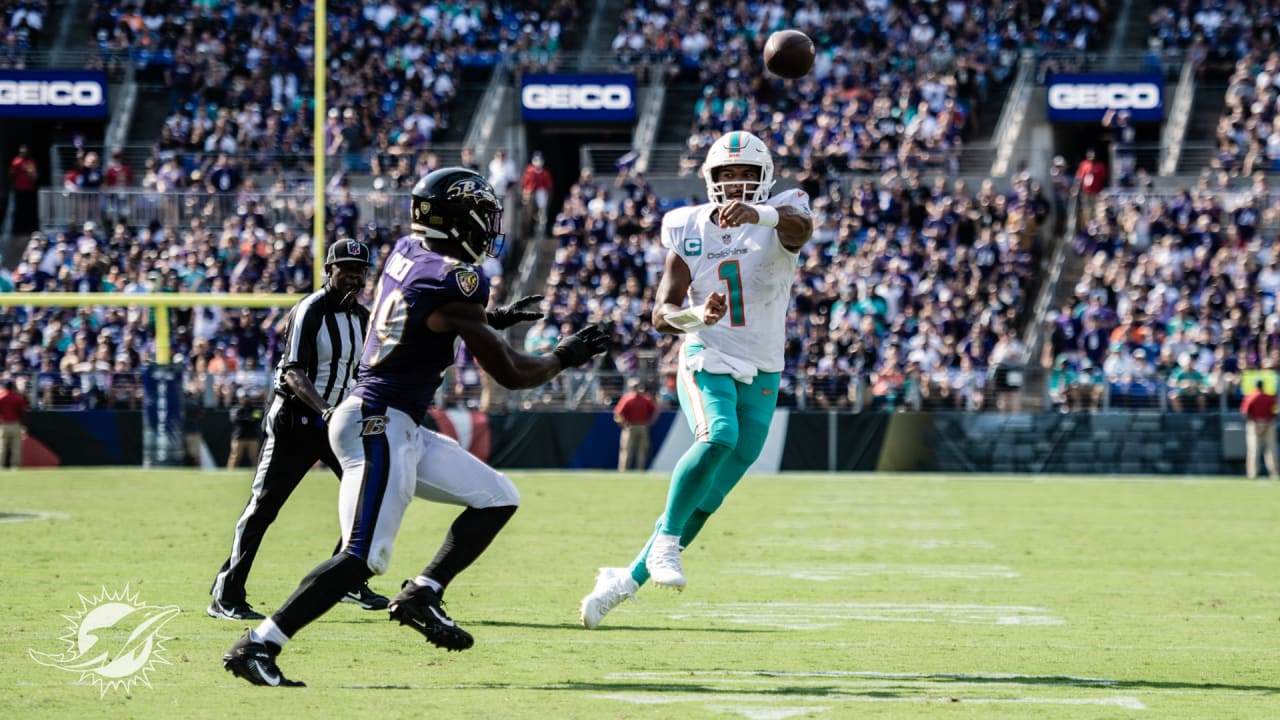 TUA TAGOVAILOA TO JAYLEN WADDLE FOR THE TOUCHDOWN AT #NEvsMIA