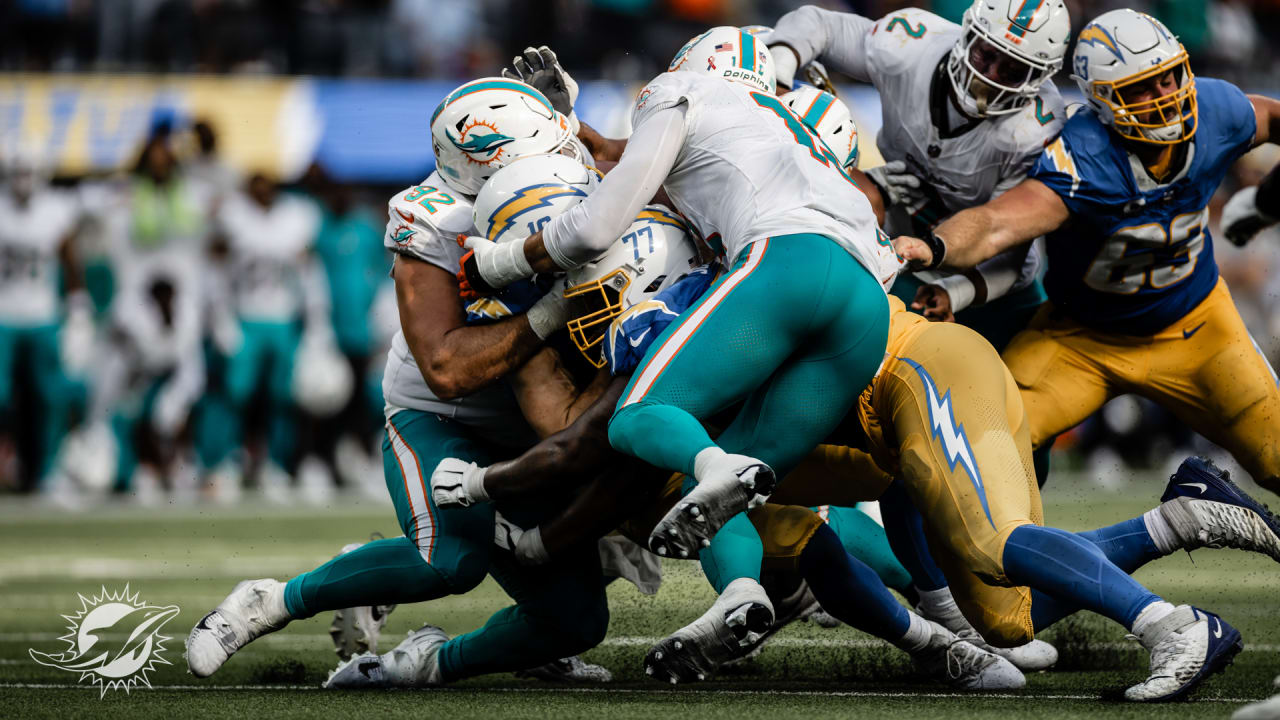 Chargers vs Dolphins live score & H2H