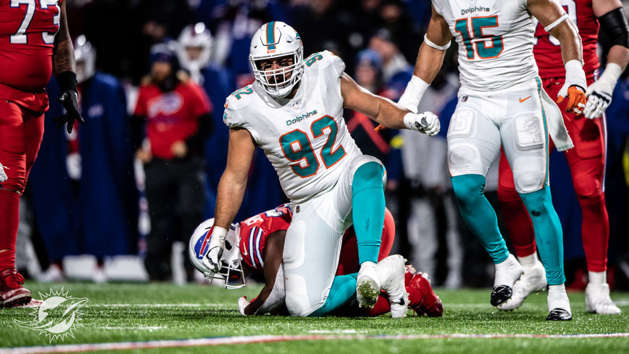 Miami Dolphins defensive tackle Zach Sieler (92), Houston Texans