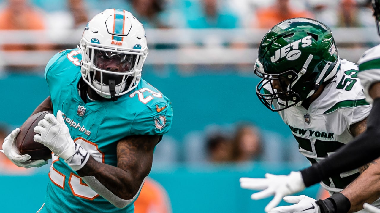 Dolphins lose Jeff Wilson Jr. to injury, down to two healthy